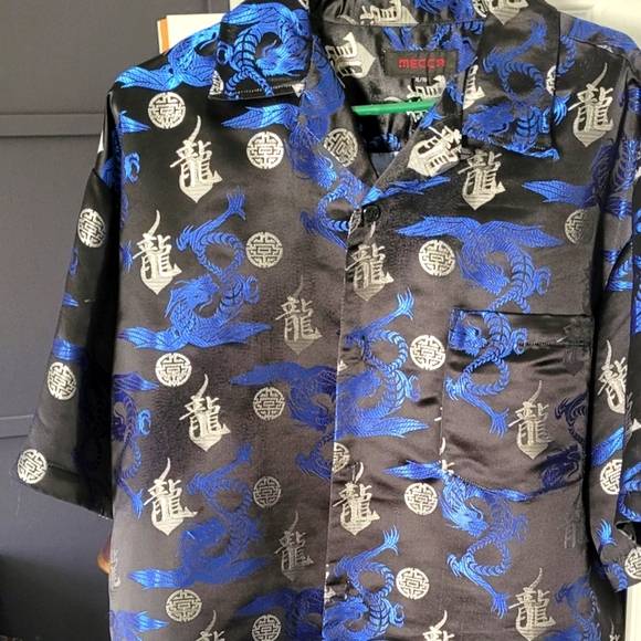 Dragon Print Buttonup Tee - Picture 1 of 6